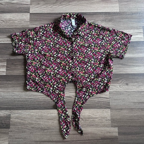 American apparel Floral button down tie front crop top size M/L - Picture 2 of 9
